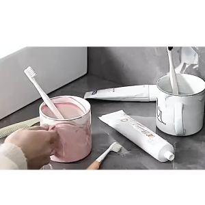 Toothbrush Rack Household / Tempat Sikat Gigi / Dust Proof Wash Cup