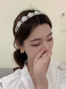 Bando Mutiara Bunga Pita Layer Bandana Putih Berlapis Mawar Aksesoris Rambut Ribbon Headband Pearl Flower Bow Elegant Fashion Premium