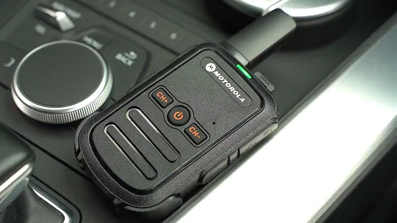 mini HT Walkie-Talkie MOTOROLA Baterai 9800mAh 120 hours standby radio 400-470MHZ Portable walkie-talkie Tahan air  tahan debu tahan guncangan