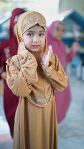 ชุดเดรสเด็ก มูลคลุมผ้า เป็นชุดผู้หญิงอิสลาม ดีเทล ปักเพชรรีดสุด อลังผ้า ผ้าไอที GC34 วาริสมูลิมพร้อมที่สไตล์ตูรกีทรงสวยหรู