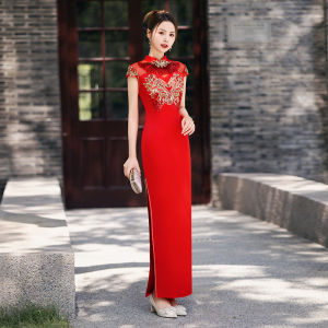 Elegant Revamped Vintage Cheongsam Stage Performance Gown for Chorus Show New 2025 Showcasing Traditional Chinese Fashion