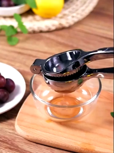 Thickened handmade lemon juicer multi-functional manual pressing clip squeezing juicer