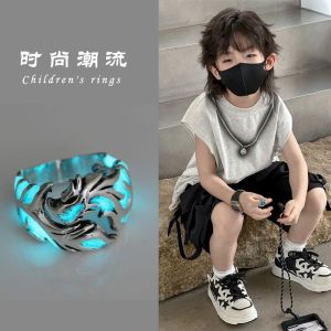 แหวนเด็ก แหวนเด็กชาย แหวนลายมังกรแสงสีสันสดใส สไตล์ฮิปฮอป แฟชั่นสำหรับเด็กชาย แหวนนิ้วสไตล์บล็อก