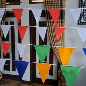 bendera segitiga bendera merah putih renceng panjang 5 meter terlaris