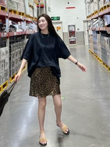 กระโปรงทรงเอผ้าซาตินลายเสือดาวเซ็กซี่สำหรับผู้หญิงในช่วงฤดูร้อน กระโปรงสั้นทรงเอเอวสูง กระโปรงทรงเอ กระโปรงสั้น