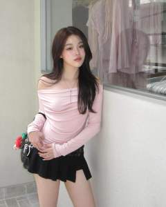 SEOULCUTE Dalia Top - Off Shoulder