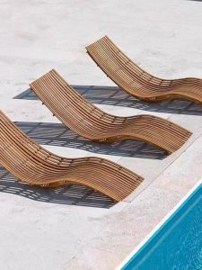 Waterproof Sun-Resistant Outdoor Teak Recliner