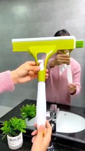 ที่เช็ดกระจก ไม้เช็ดกระจกมีขวดสเปรย์ในตัว ไม้กรีดกระจก ปรับระดับได้ ไม้เช็ดกระจก 2in1 ไม้เช็ดกระจกด้ามยาว มีที่แขวน แข็งแรง ทนทาน