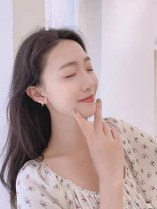 Cute Butterfly Ear Cuff Korean Style Minimalist Versatile Womens Fashion Jewelry Ear Decorations Simple Elegant Design