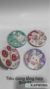 (Q8)1 cái gương mini 2 mặt kiếng phóng to bọc da họa tiết dễ thương (hình ngẫu nhiên).