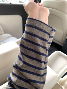 Áo Thun Nữ Tay Dài Dáng Rộng Cổ Tròn Màu Xám Kẻ Sọc Phong Cách Retro Nghệ Thuật Mặc Trong Thời Trang Thu Đông Áo Sơ Mi Cơ Bản