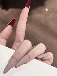 เล็บแต่งตัวด้วยมือ CL สีแดงส้นสูง เล็บแต่งตัวสีพื้นสุดเทรนด์ INS สุดฮอต เล็บสาวเผ็ดร้อน เล็บแต่งตัวสีขาวสุดหรู