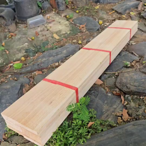 ไม้ยางพาราแผ่น ไม้ระแนง ซี่ระแนง เนื้อไม้เต็ม ไสเรียบ ขนาด กว้าง7ซม. ยาว100ซม. หนา1.2ซม. รีดไส4ด้าน มัดละ10แผ่น สำหรับงานDIY ขัดให้เรียบร้อย