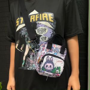 🌺 กระเป๋าถือ สะพายคาด ใส่มือถือ/ Power bank ลายการ์ตูน Monster  ผ้านุ่ม กันน้ำ มีช่องซิป 2 ช่อง ขนาด 16×16×6 cm