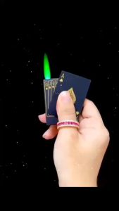 Bật Lửa Khè Hình Lá Bài Có Đèn Soi TI-ỀN GI-Ả (Kim Loại) - (Xài Gas) #Đen