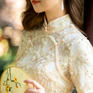 ชุดกี่เพ้าลูกไม้สไตล์ย้อนยุค ชุดกี่เพ้าปักลายดอกกุหลาบ ชุดเจ้าสาว ชุดไปงานแต่งงาน ชุดไปเยี่ยมบ้านหลังแต่งงาน ชุดกี่เพ้าผู้หญิง ชุดกี่เพ้าผู้หญิง