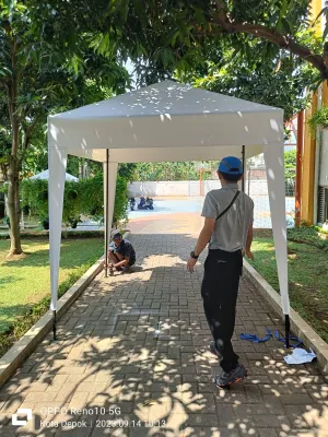Tenda bazar . tenda cafe . tenda bongkar pasang 2x2 satu set murah meriah