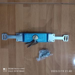 Khóa cửa cuốn tấm liền