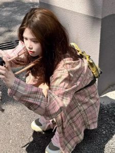 Áo Sơ Mi Kẻ Caro Màu Hồng Chống Nắng Cho Nữ Dáng Nhỏ Phong Cách Ngọt Ngào Mùa Xuân 2025 Áo Khoác Ngoài Thường Ngày Bằng Polyester