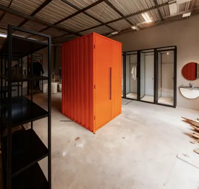 FANKALONG | Portable Commercial Fitting Room White Minimalist Industrial Style