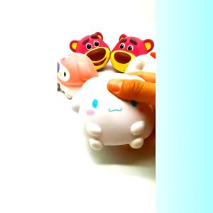 ถุง 5 สำหรับเล่น Sanrio บีบน่ารัก MyMelody, Kuromi, Cinnamoroll และ Pompom Purin สำหรับการช้าบีบบรรเทาความเครียดอยู่ไม่สุขของเล่นเด็กเด้ง