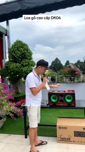 Loa Di Động Thùng Gỗ Sang Trọng Cao Cấp MTMAX DK06 Trang Bị 2 Bass 20 Và 2 Treble Cho Công Công Suất Mạnh Mẽ Đầy Đủ Kết Nối Bluetooth HDMI Optical Cổng Guitar Cổng Micro TF Bảo Hành 12 Tháng Tặng Kèm 2 Micro Không Dây Cao Cấp