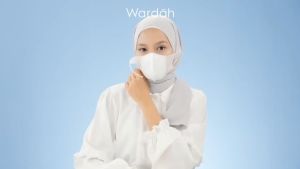 Wardah Acnederm Micellar Water Dewasa Multifungsi - Penyegar & Pembersih Kulit Berjerawat 100ml