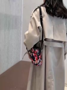 OMYGOOSE TAS SELEMPANG WANITA / DOMPET HP SELEMPANG NYLON / KP 2600 MOTIF