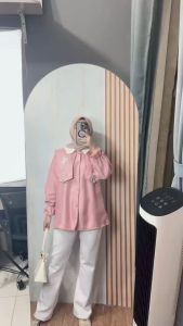 LD 110 P 70 CHINTYA BLOUSE KERAH BUNGA 3D