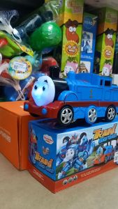 Đồ Chơi Xe Tàu Lửa Biến Hình Thomas Và Những Người Bạn Robot Tàu Hỏa Có Đèn Có Nhạc Chạy Pin