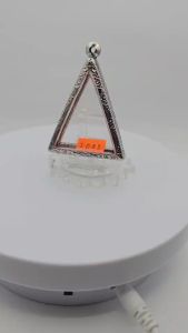 M#1041 ตลับพระ/กรอบพระสเตนเลสลายไทย วงใน 3.7x4.6 ซม พิมพ์สามเหลี่ยมใหญ่หรือใกล้เคียง เป็นต้น < ขนาดที่ใส่สวย 3.3x4.2 ซม >