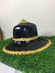 หมวกพระนเรศวรสำหรับเด็ก  หมวกนักรบไทยสมัยโบราณ เหมาะสำหรับใส่แสดงงานต่างๆ ขนาดปลีกหมวก 30 cm. บริเวณสวม 15 cm.