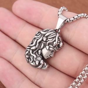 Vintage Small Size Medusa Pendant Necklace Gothic Stainless Steel Mythology Gorgon Necklace for Men and Women Party Gift Jewelry