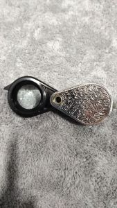 กล้องส่องพระลายกนกบอดี้เงิน ส่องชัดทุกตำหนิ แถมฟรีพระเครื่องเก่าเก็บแท้ๆ