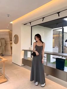 EIzXTzhE พร้อมส่งจากกทมกระโปรงสายเดี่ยวแขนกุดสีดำ เซ็กซีเบาๆ ผ้าใส่สบาย