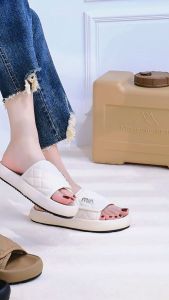 Dép Nữ MWC 8394 - Dép Nữ Quai Ngang Dán Bản To Kết Hợp Vân Chỉ Nổi Đế Dày Êm Mềm Thoải Mái