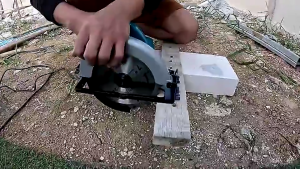 เลื่อยวงเดือน 7นิ้ว เลื่อยไฟฟ้า เลื่อยตัดไม้ Electric circular saw1050 วัตต์ เลื่อยวงเดือนไฟฟ้า เลื่อย ตัดไม้ รุ่นใหม่! มีเลเซอร์นำตัดในตัว แถมฟรี!! ใบเลื่อยวงเดือน 3 ใบ