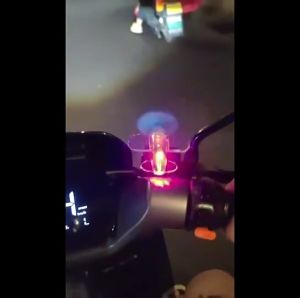 เครื่องบินขนาดเล็กไฟ LED มินิเครื่องบินไฟ นํา ไฟสปอร์ตไลท์ภายนอก รุ่นพลังงานลมปลอดภัยขี่เครื่องบินขนาดเล็กตกแต่งรถ