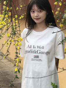 เสื้อยืดแขนสั้นผู้หญิงสไตล์อเมริกัน เสื้อคอกลมพิมพ์ลายตัวอักษร ทรงหลวม ยาวปานกลาง ระบายอากาศได้ดี สวมใส่สบาย สำหรับฤดูร้อน