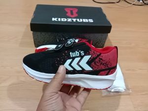 Sepatu Sekolah Anak Laki Laki Warna Hitam Perekat Usia 6-10 Tahun -KIDZTUBS1829