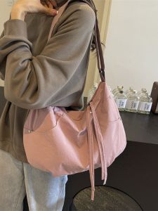 Casual Large Capacity Womens Crossbody Bag for Commuting And Cycling Single Shoulder Bag Fashionable Trendy Style Backpack