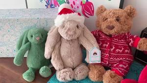 Spot Goods Jellycat Christmas Shy Christmas Hat Bugs Bunny Doll Plush Rabbit Doll Gift