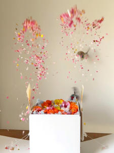 Large Surprise Birthday Box Explosive Gift Box for Men And Women Openings Reveal Surprises Proposal Gift Box Cartoon Style Hand Drawn Illustration