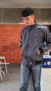 Jaket Taslan Waterproof Premium: Jaket Pria Simple Windbraker
