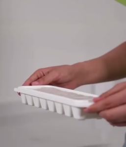 Cetakan Es Batu Kotak 6 Grid Silicon Food Grade Dengan Penutup Ice Cube Mold