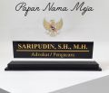 Papan Nama Meja Kerja Akrilik Name Desk Minimalis Arcylic. 