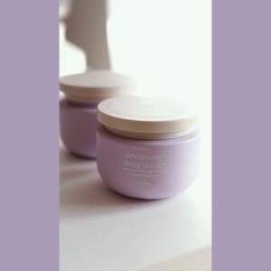 Etre Femme - Whitening Body Scrub 250ml