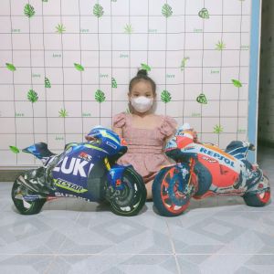 GẤU BÔNG XE MOTO THÚ BÔNG HÌNH XE ĐUA NHIỀU MÀU CHO BÉ MẪU GIÁO