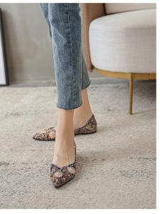 Comfortable Pearl Flat Shoes Womens Spring 2025 Pointed Toe Low Heel Silk Velvet Fashionable Embellished Diamond Slip-On