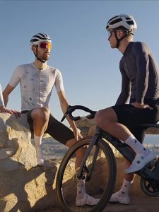 Santic Men Cycling Suits Breathable Short Sleeved Jerseys Bike Bib Shorts Sponge Cushion Racing Version Bicycle Sets